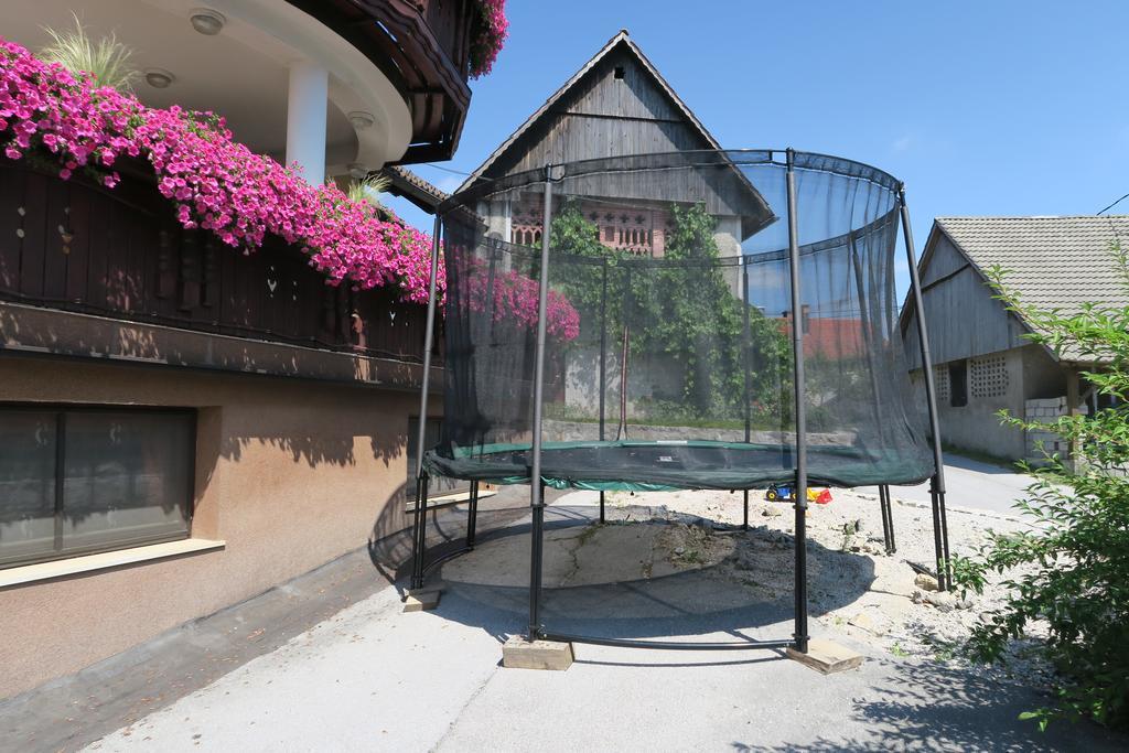 Hotel Gostilna Turk Hotedrsica Zewnętrze zdjęcie